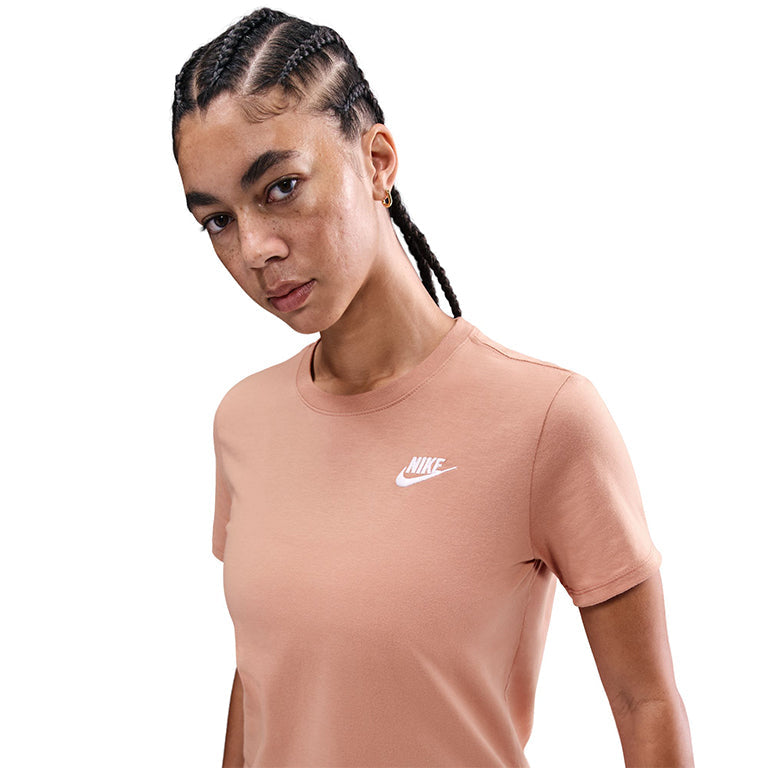 Nike Sportswear Club Essentials T-Shirt