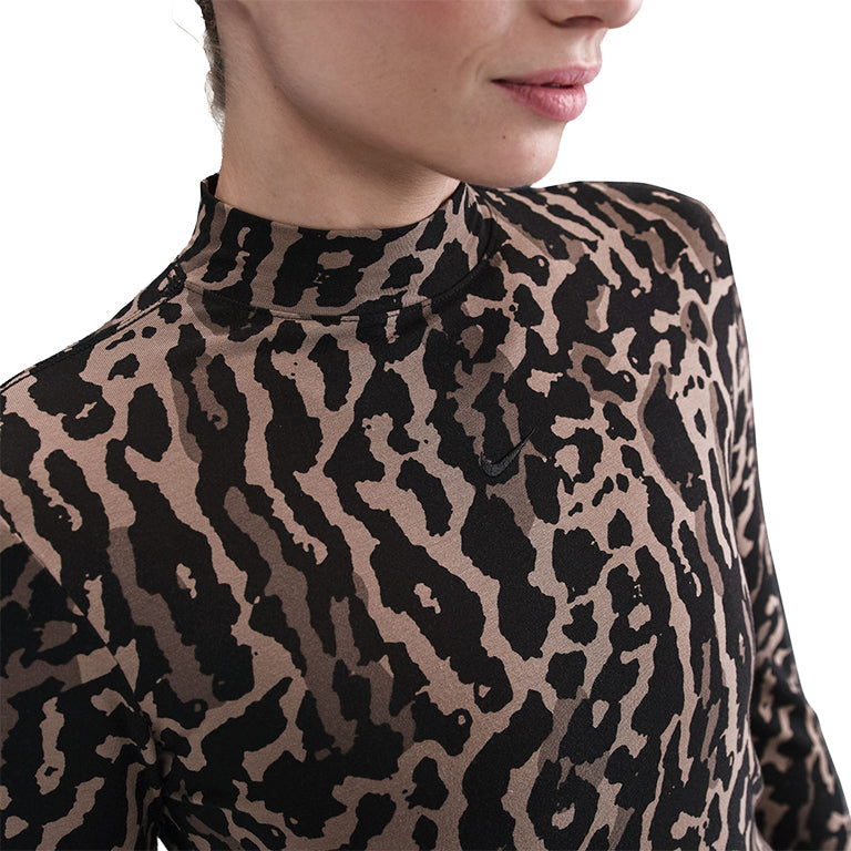 Nike Sportswear Chill Knit Slim Long-Sleeve T-Shirt